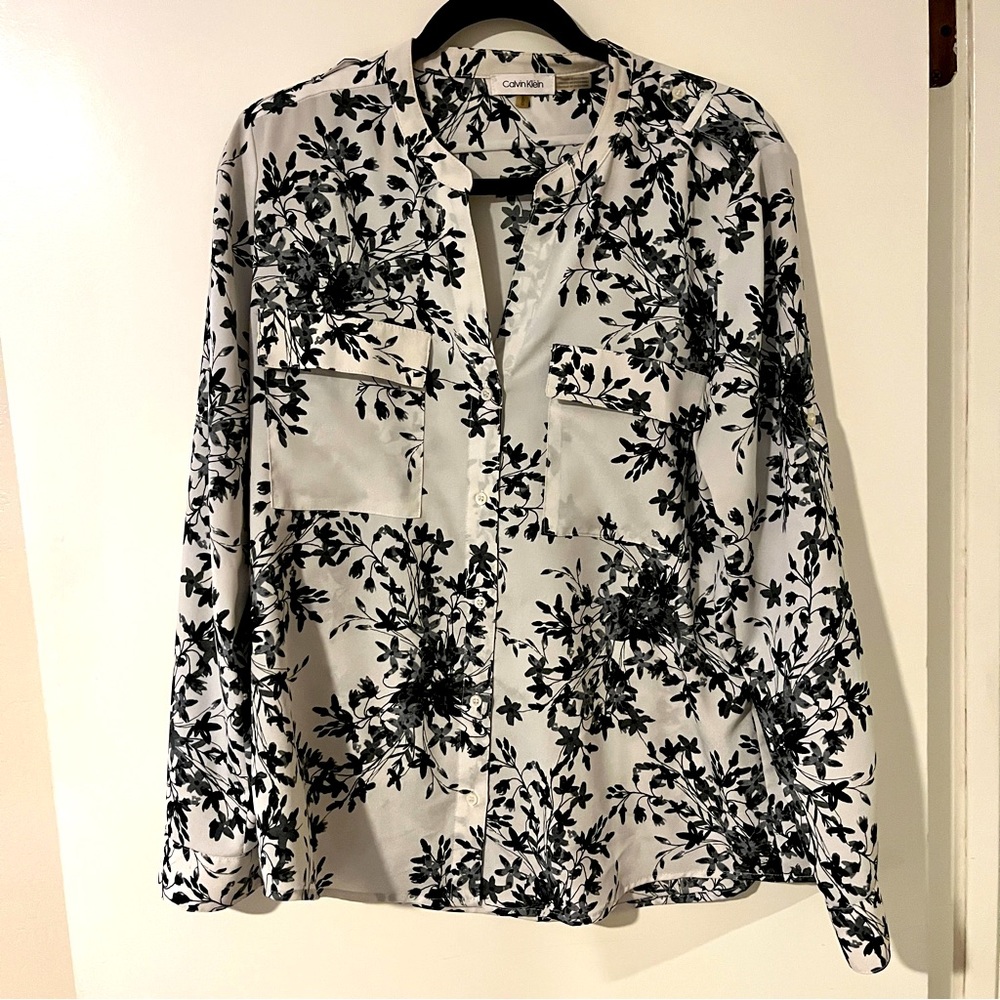 Calvin Klein crepe floral blouse ⚜️